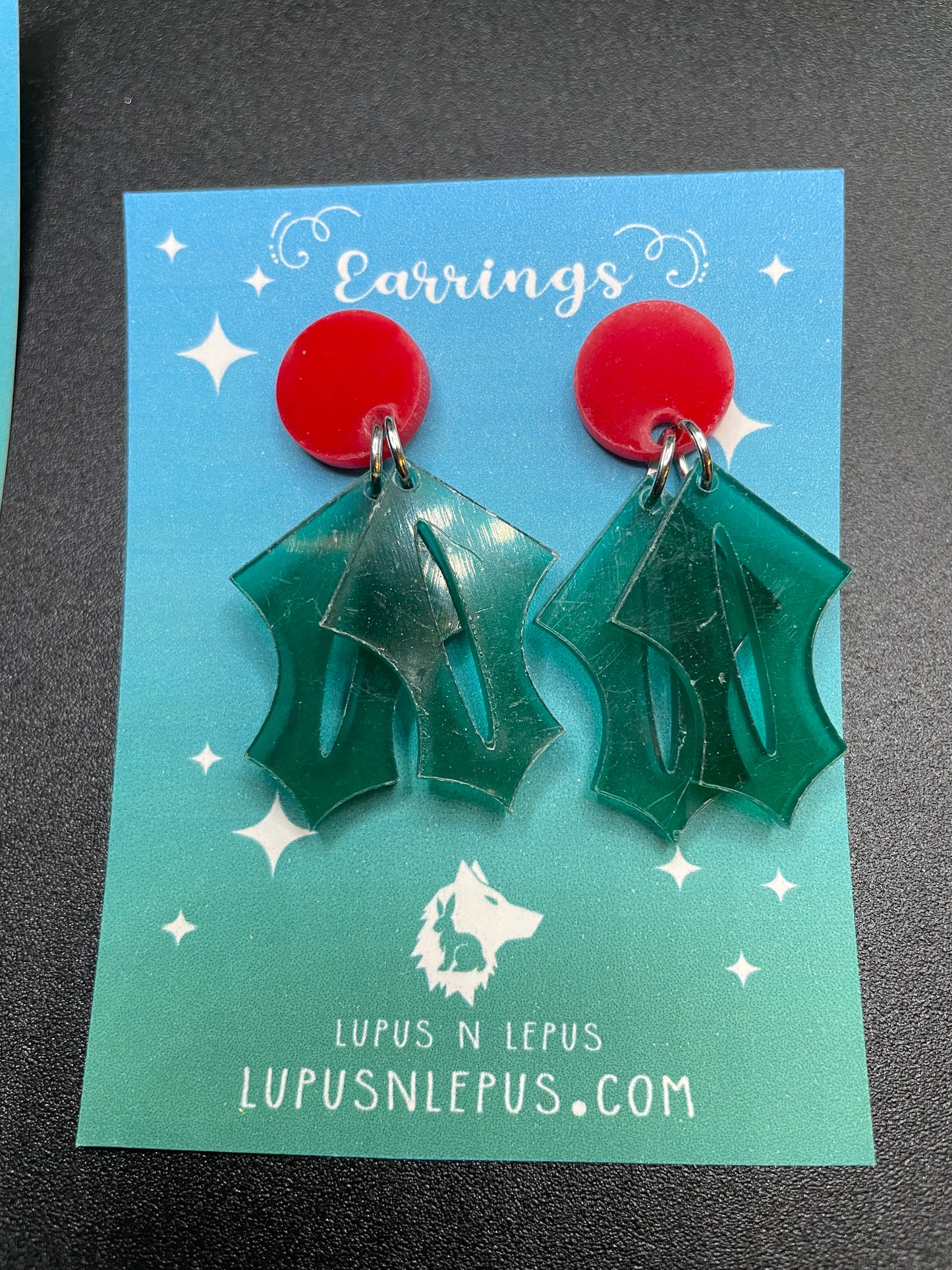 alien earrings, alien xmas earrings, holly earrings, christmas earrings, christmas earrings, dangle, fishhook, acrylic earrings, dangle, hypoallergenic, handmade, nerdy, nerdy earrings, nerdy gift, cute earrings