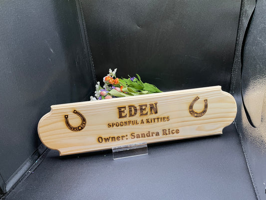 horse wood stall sign, horse stall, horse stall sign, engraved, equestrian, horse girl, horse owner,
