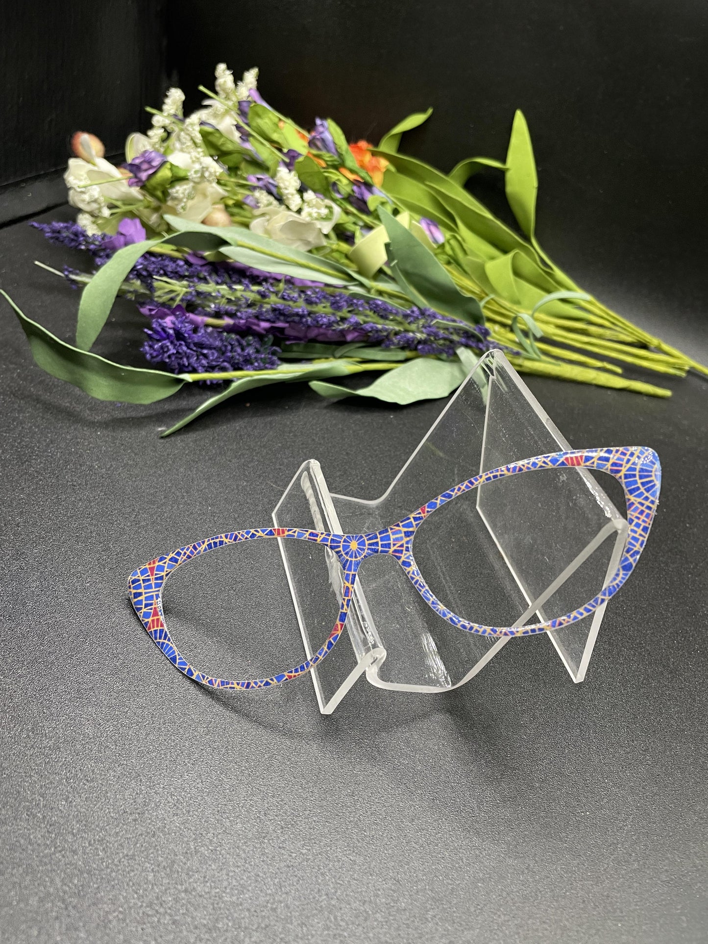 carpet magnetic glasses topper - MARRIOTT Carpet Pattern, Dragon con, Carpet Cult, Carpet Glasses, magnet glasses, magnetic glasses