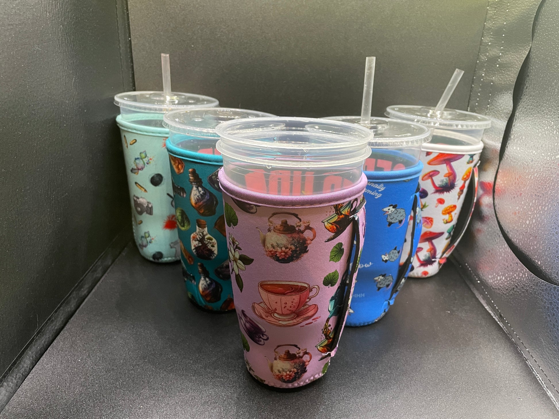 Neoprene coffee sleeve with handle